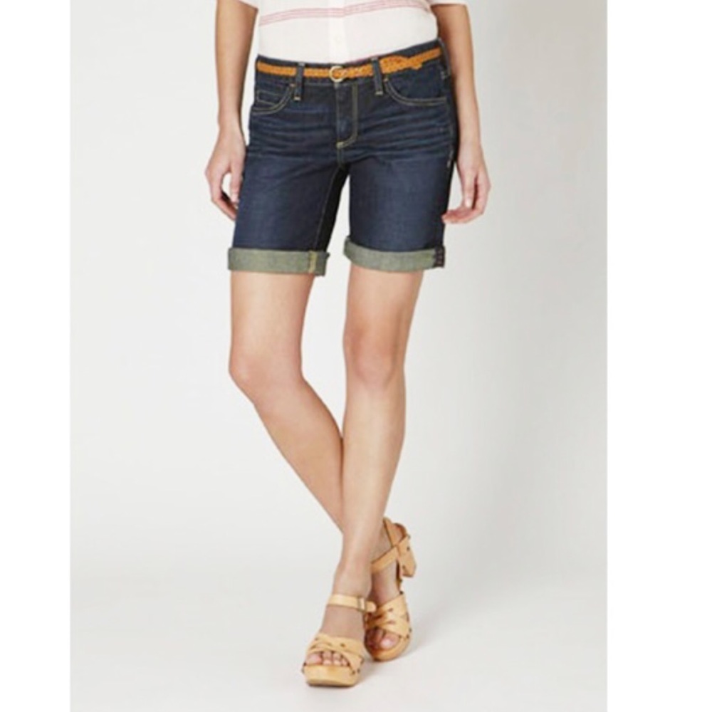 Holding horses cuffed hem shorts